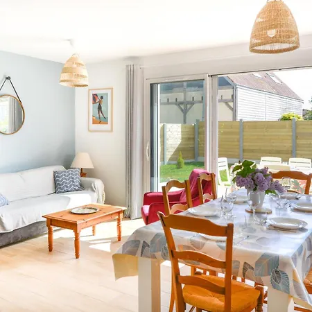 Le Chemin De La - A 300 M De La 펜션