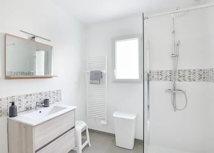 Le Chemin De La - A 300 M De La *